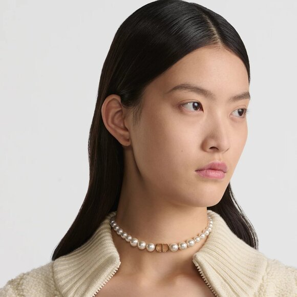 Like New - Christian Dior 30 Montaigne Choker White Resin Pearl Necklace